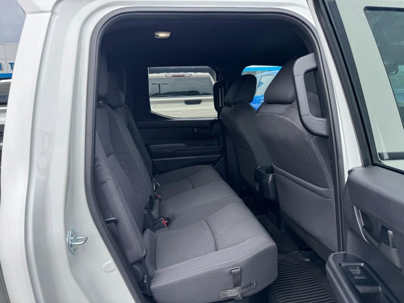 Toyota Tacoma 4WD Vehicle Image 10