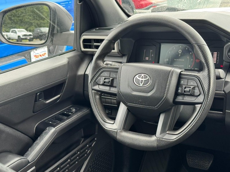 Toyota Tacoma 4WD Vehicle Image 12