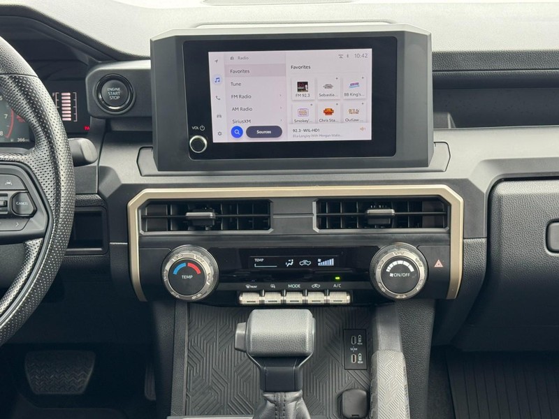 Toyota Tacoma 4WD Vehicle Image 13