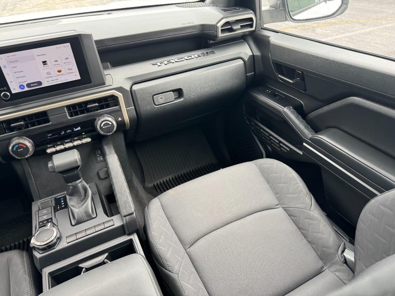 Toyota Tacoma 4WD Vehicle Image 15