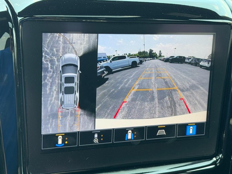 Chevrolet Traverse Vehicle Image 22
