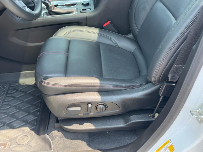 Chevrolet Traverse Vehicle Image 24