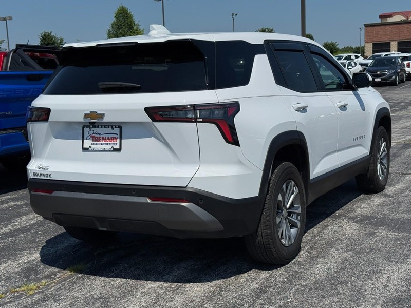 Chevrolet Equinox Vehicle Full-screen Gallery Image 03