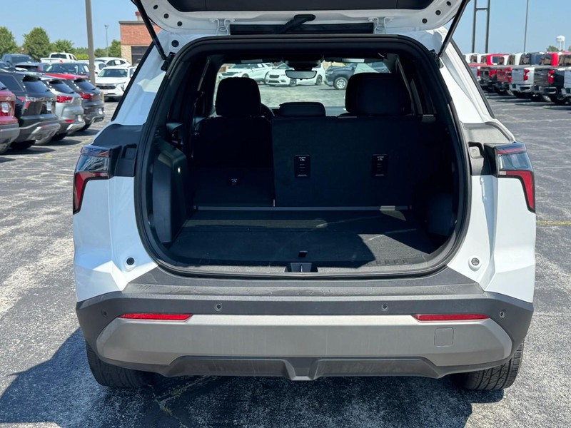 Chevrolet Equinox Vehicle Full-screen Gallery Image 05
