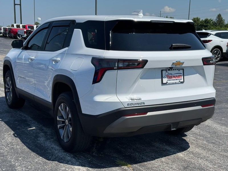 Chevrolet Equinox Vehicle Full-screen Gallery Image 06
