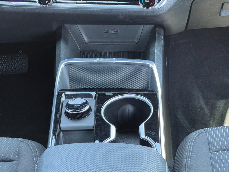 Chevrolet Equinox Vehicle Full-screen Gallery Image 14