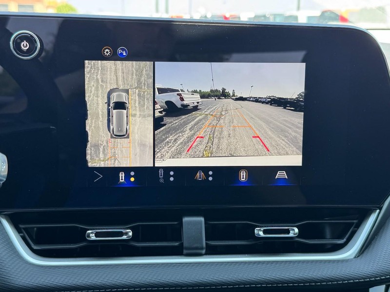 Chevrolet Equinox Vehicle Full-screen Gallery Image 20
