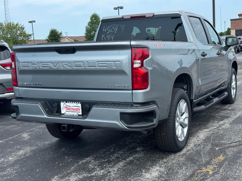 Chevrolet Silverado 1500 Vehicle Image 03