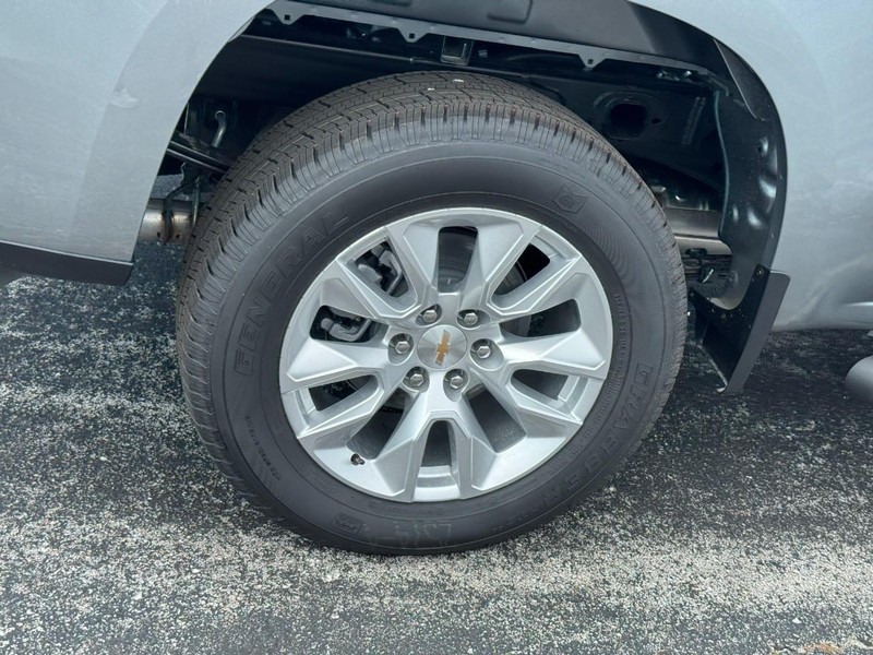 Chevrolet Silverado 1500 Vehicle Image 04