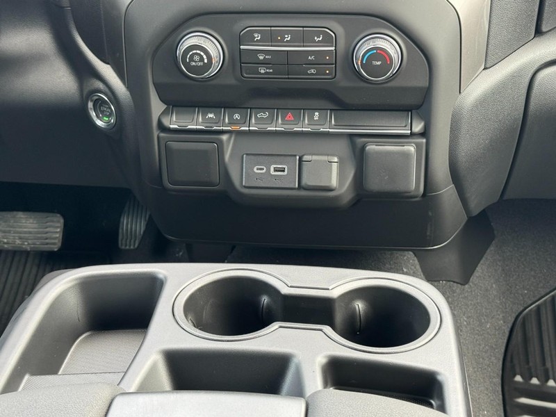 Chevrolet Silverado 1500 Vehicle Image 09