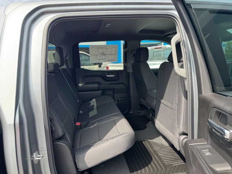 Chevrolet Silverado 1500 Vehicle Image 05