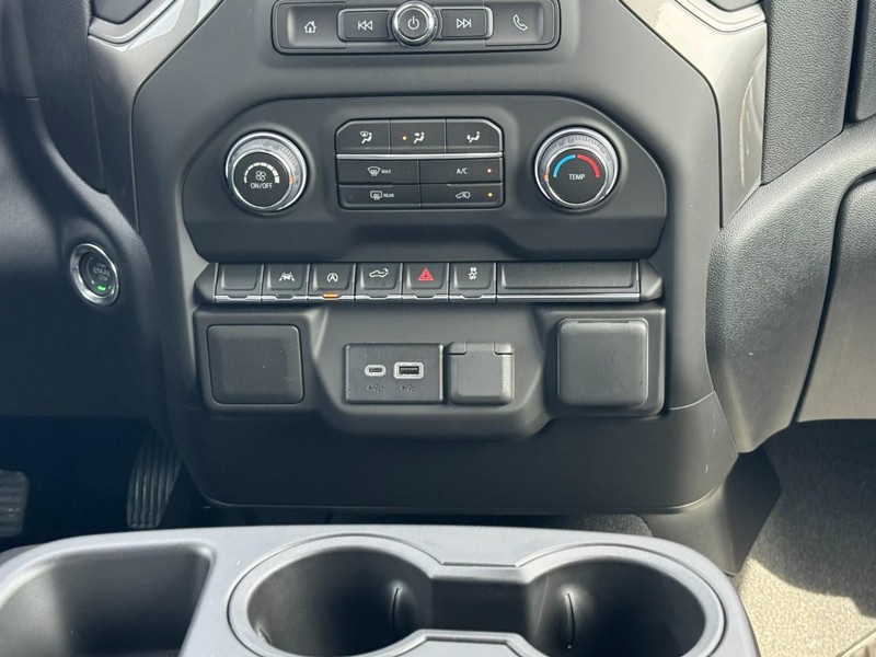 Chevrolet Silverado 1500 Vehicle Image 09