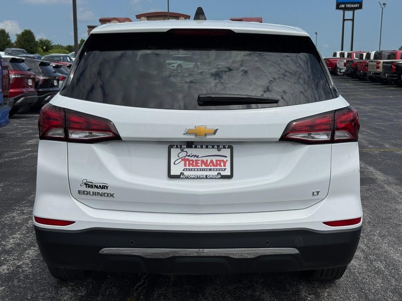 Chevrolet Equinox Vehicle Full-screen Gallery Image 04