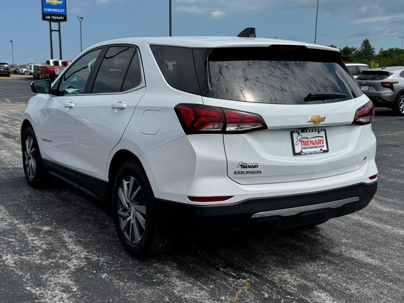 Chevrolet Equinox Vehicle Full-screen Gallery Image 06