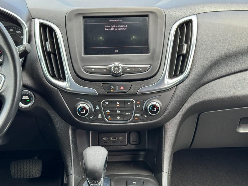 Chevrolet Equinox Vehicle Full-screen Gallery Image 13