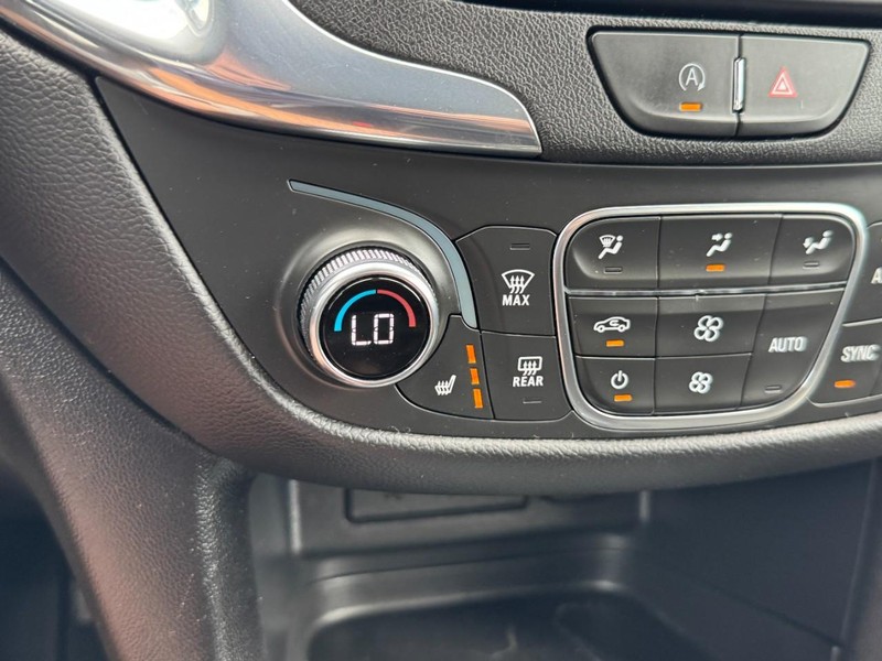 Chevrolet Equinox Vehicle Full-screen Gallery Image 21