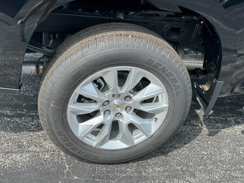 Chevrolet Silverado 1500 Vehicle Image 04
