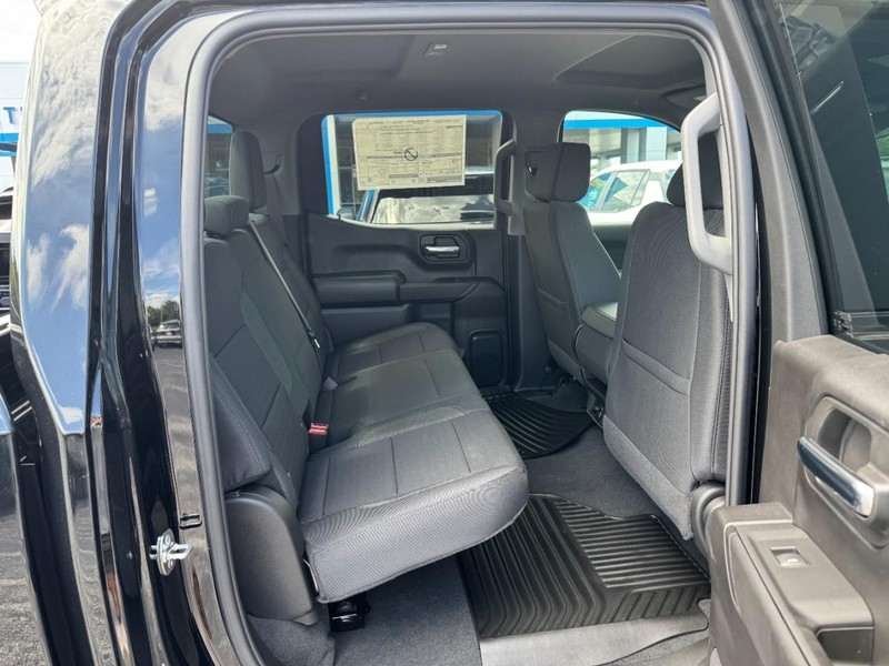 Chevrolet Silverado 1500 Vehicle Image 05