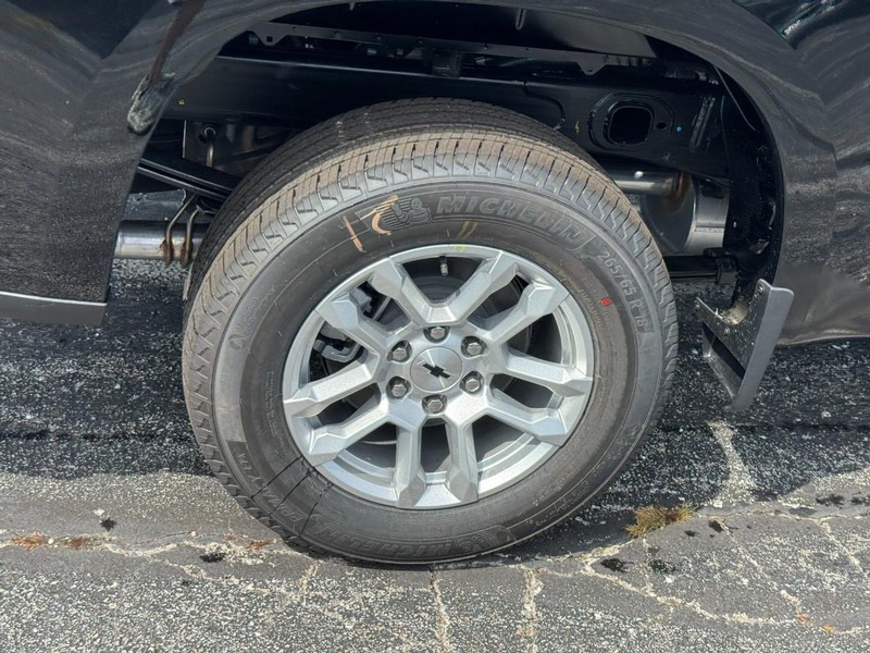Chevrolet Silverado 1500 Vehicle Image 04