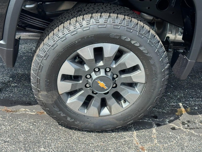 Chevrolet Silverado 2500HD Vehicle Image 04