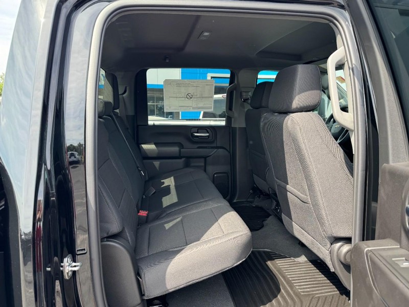 Chevrolet Silverado 2500HD Vehicle Image 05