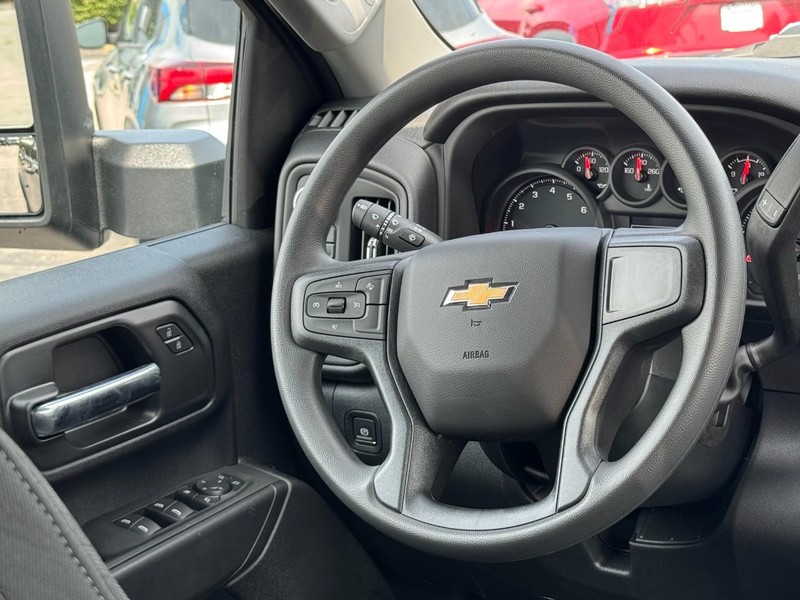 Chevrolet Silverado 2500HD Vehicle Image 07