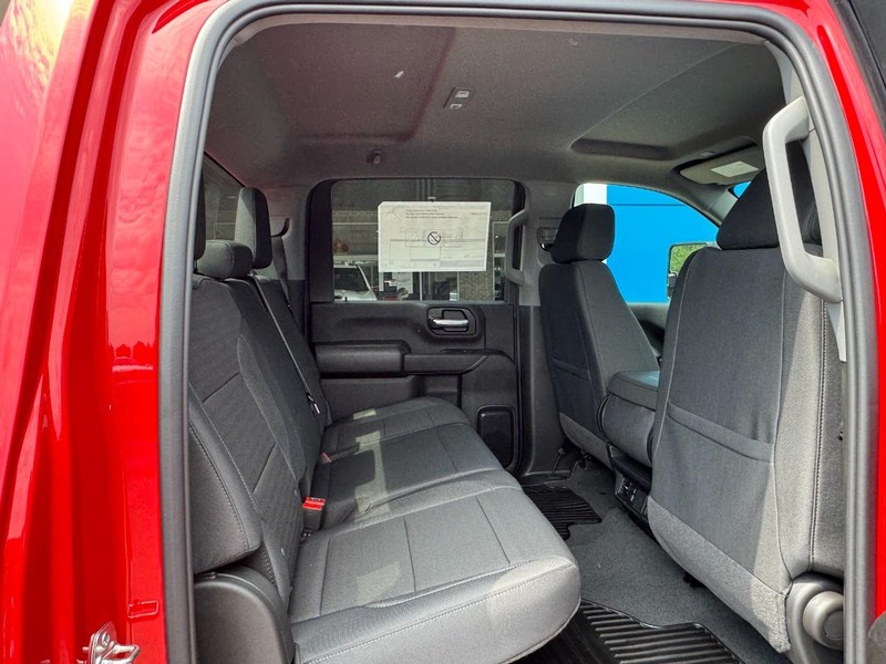 Chevrolet Silverado 2500HD Vehicle Image 05