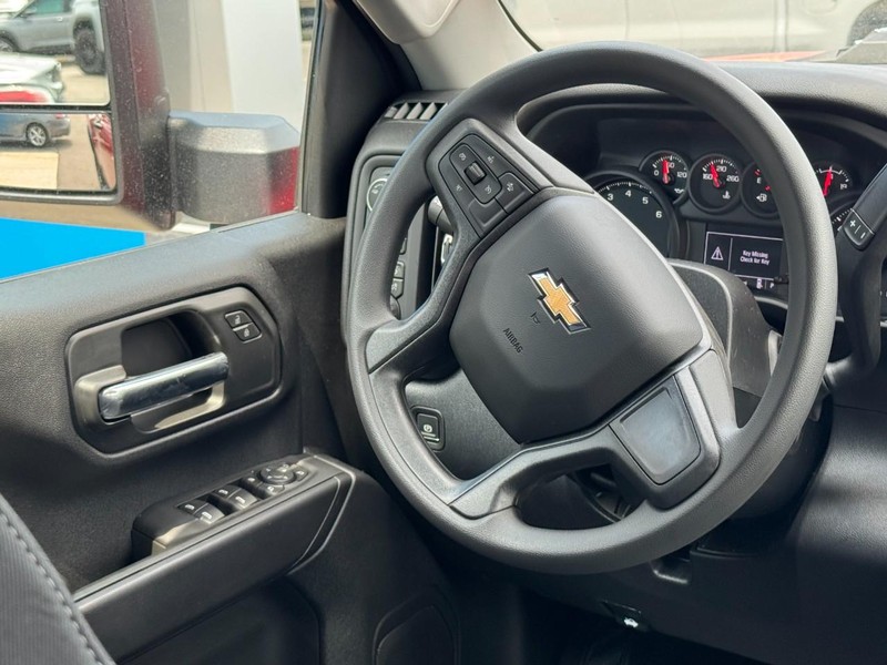 Chevrolet Silverado 2500HD Vehicle Image 07
