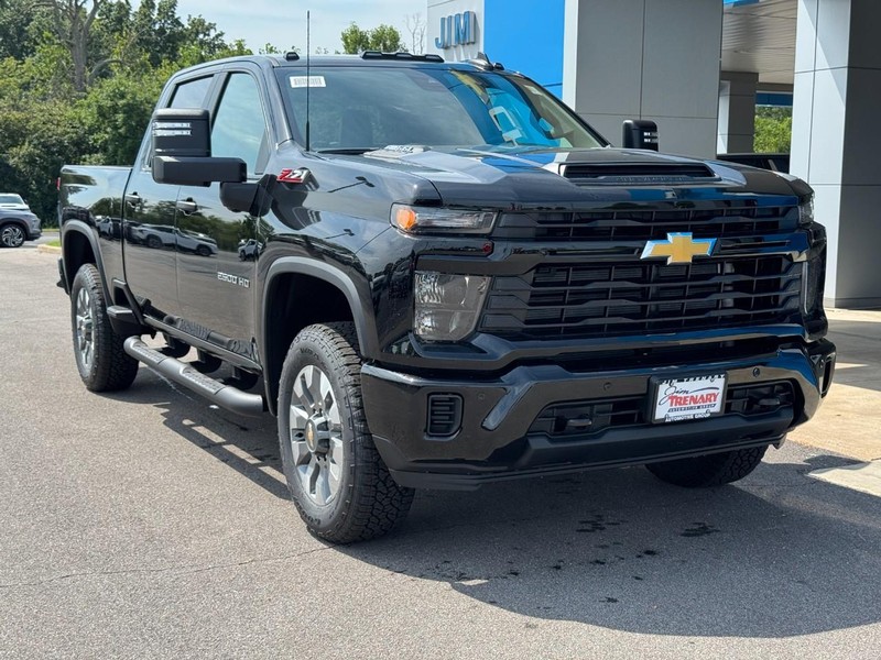 Chevrolet Silverado 2500HD Vehicle Image 02