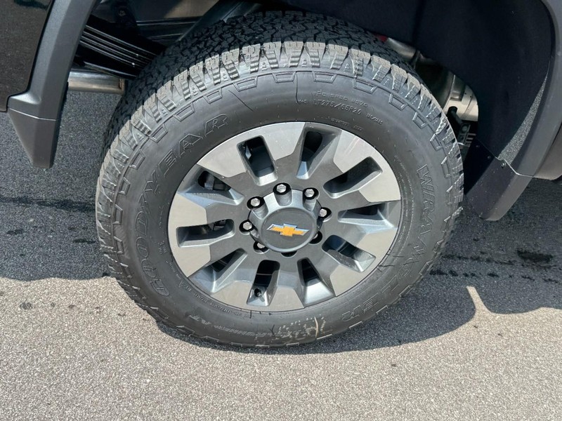 Chevrolet Silverado 2500HD Vehicle Image 04