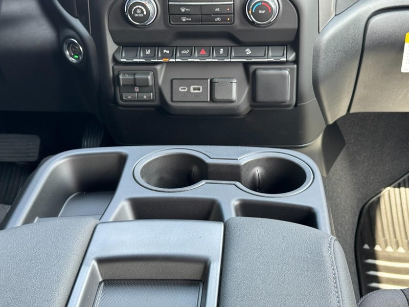 Chevrolet Silverado 2500HD Vehicle Image 09