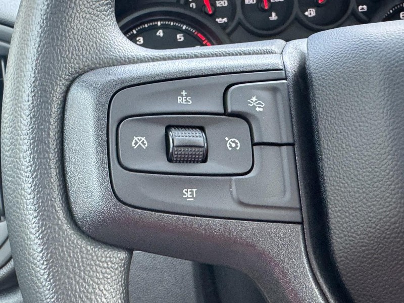 Chevrolet Silverado 2500HD Vehicle Image 10