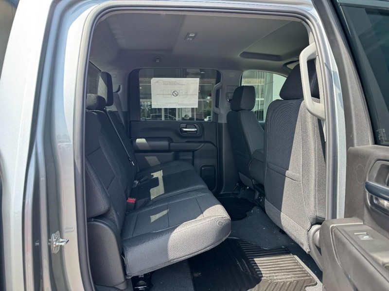 Chevrolet Silverado 2500HD Vehicle Image 05
