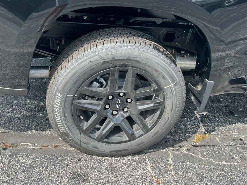 Chevrolet Silverado 1500 Vehicle Image 04