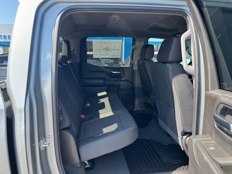 Chevrolet Silverado 1500 Vehicle Image 05