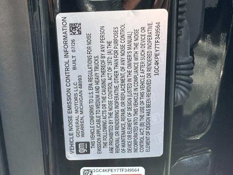 Chevrolet Silverado 2500HD Vehicle Image 16