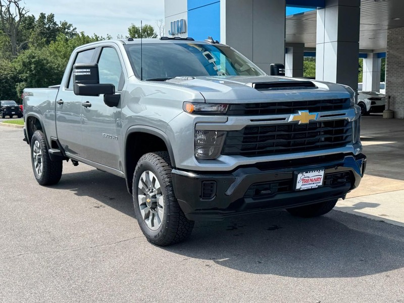 Chevrolet Silverado 2500HD Vehicle Image 02