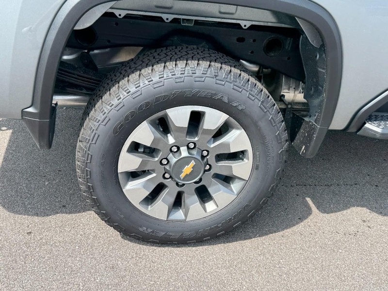 Chevrolet Silverado 2500HD Vehicle Image 04