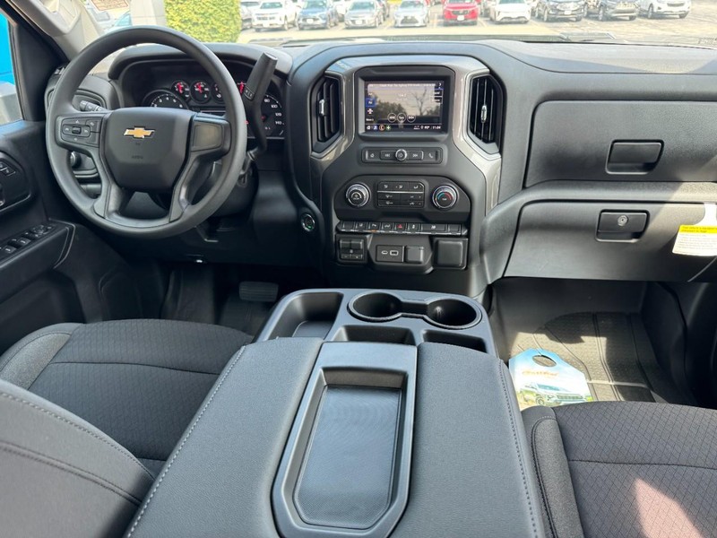 Chevrolet Silverado 2500HD Vehicle Image 06
