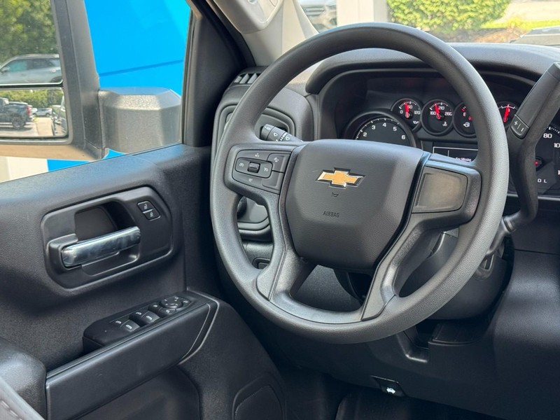 Chevrolet Silverado 2500HD Vehicle Image 07