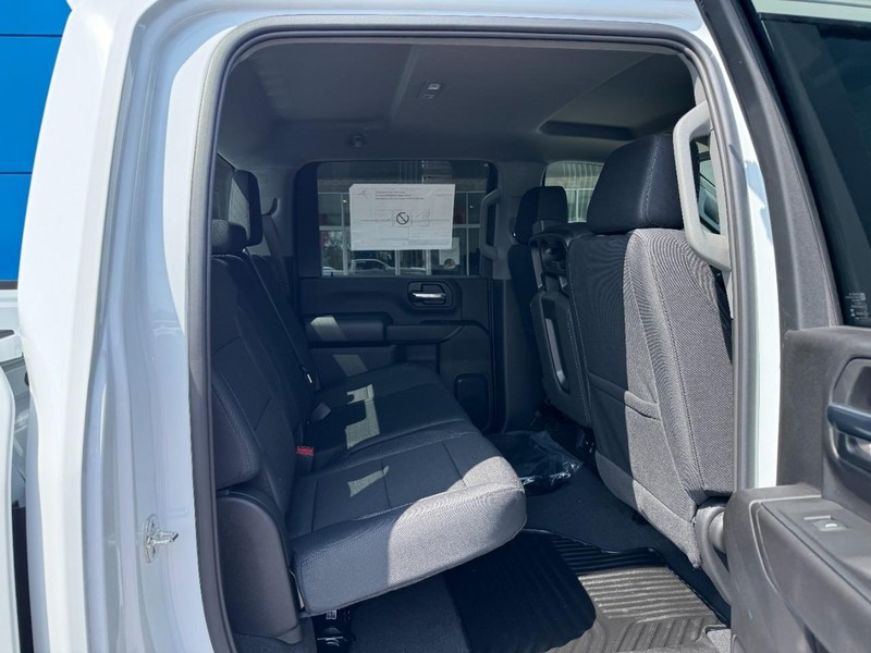 Chevrolet Silverado 2500HD Vehicle Image 05