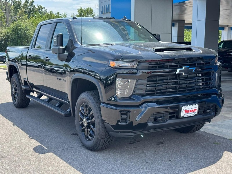 Chevrolet Silverado 2500HD Vehicle Image 02