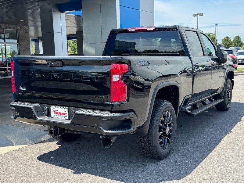 Chevrolet Silverado 2500HD Vehicle Image 03