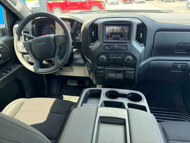 Chevrolet Silverado 2500HD Vehicle Image 06