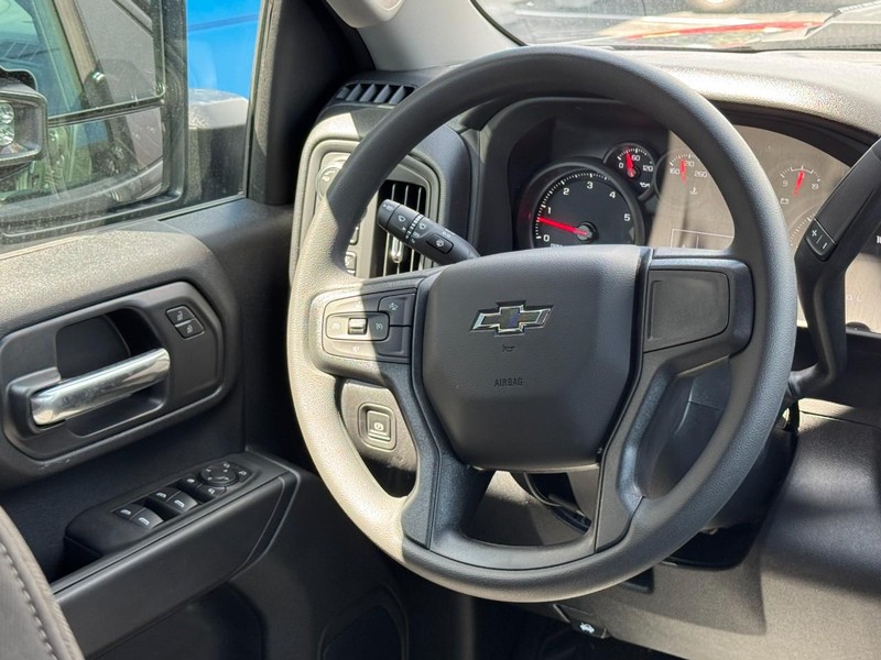 Chevrolet Silverado 2500HD Vehicle Image 07