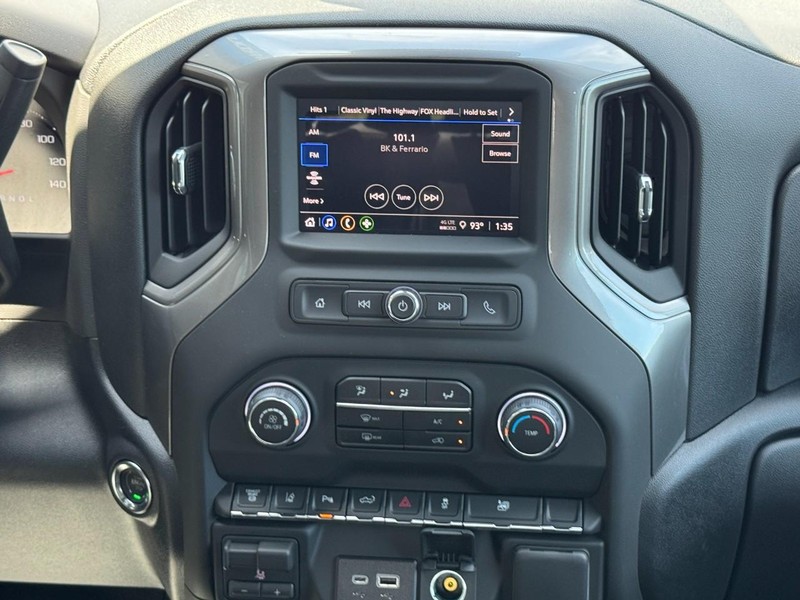 Chevrolet Silverado 2500HD Vehicle Image 08