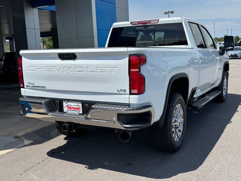 Chevrolet Silverado 2500HD Vehicle Image 03
