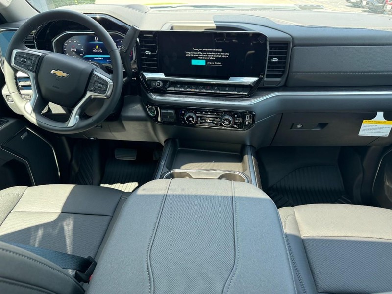 Chevrolet Silverado 2500HD Vehicle Image 06