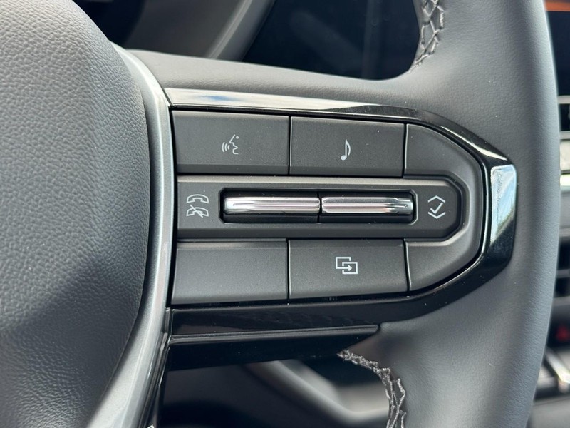 Chevrolet Colorado Vehicle Image 11