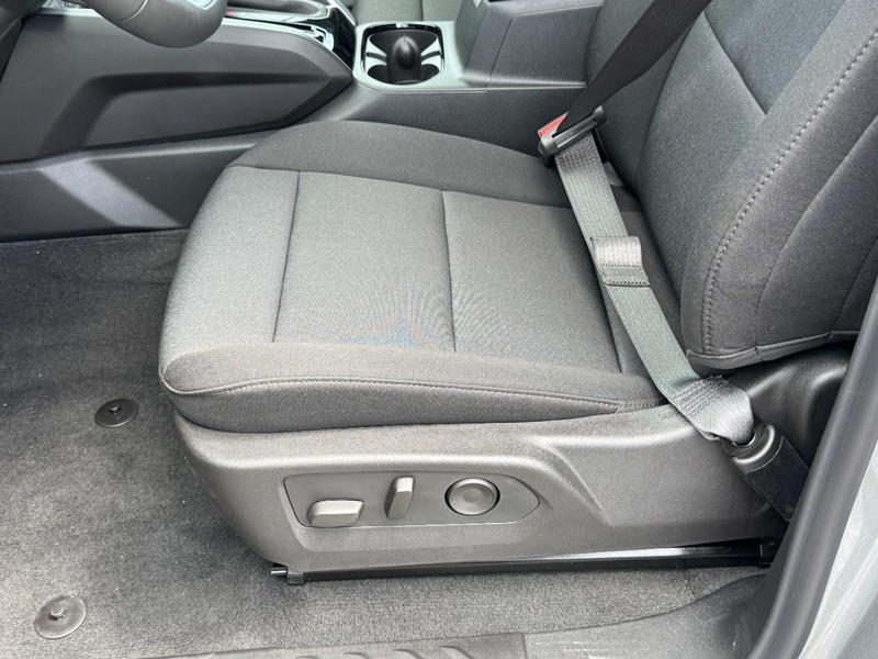 Chevrolet Colorado Vehicle Image 14
